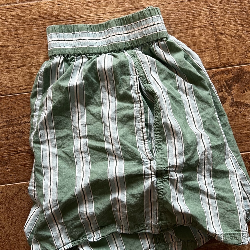 get free striped pull on shorts 💚 free people size LARGE